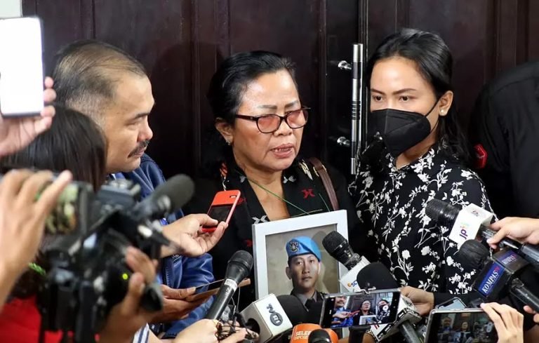 MARI DOAKAN BERSAMA..! Jelang Vonis Bharada Eliezer, Ibunda Brigadir Joshua: Semoga Eliezer Memiliki Masa Depan Terbaik