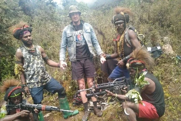 KUNCINYA PERSUASIF..! DPR Optimistis TNI-Polri Mampu Bebaskan Pilot Susi Air