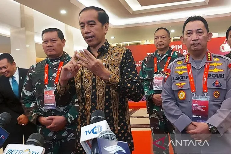 KAWAL PELAKSANAANNYA PAK…! Presiden Perintahkan TNI-POLRI Jaga Hilirisasi Sumber Daya Alam