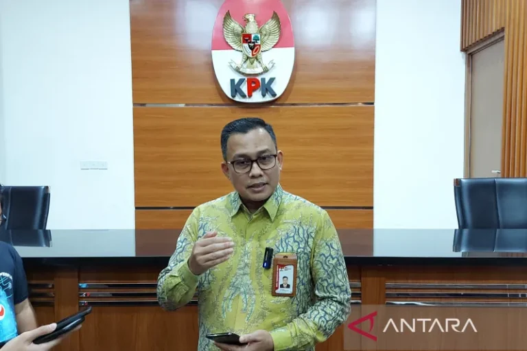 BONGKAR SEMUA YANG TERLIBAT..! KPK Periksa Eks Anggota DPRD DKI Soal Tanah Pulogebang