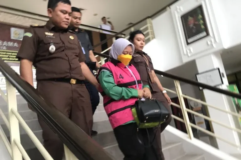 KERUGIAN 1,9 MILIAR..! Kejaksaan Batam Tahan Tersangka Korupsi Pegadaian Syariah