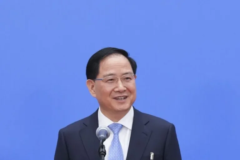 MANTAP BANGET..! Menteri China Sebut Negaranya Akan Miliki 2,9 Juta BTS 5G Tahun Ini