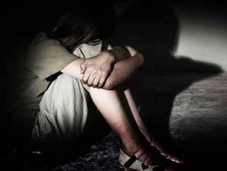 LANGSUNG HUKUM POTONG..! Ayah Kandung Bejat, Anak Sendiri Ditiduri Puluhan Kali, Begini Modusnya!