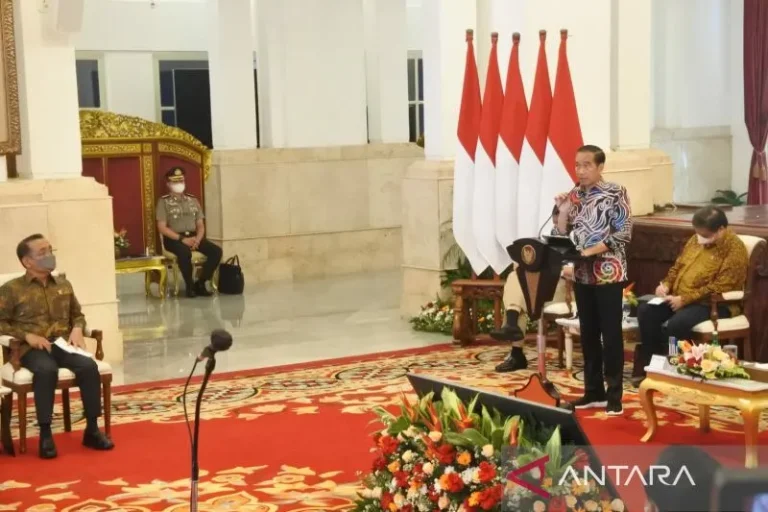 BERSIHKAN KEMENKEU PAK..! Jokowi Sebut Rakyat Pantas Kecewa Karena Kasus Anak Pejabat Pajak