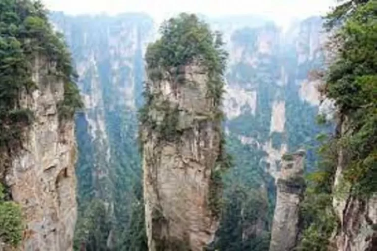 NGERI BANGET NIH..! Empat Wisatawan Bunuh Diri Di Lokasi Syuting Film Avatar Di China