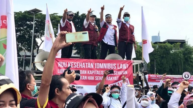 Tenaga Kesehatan, Korban Berikut Dari UUD Amandemen
