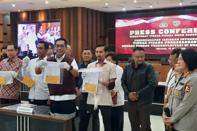 GIMANA MENGATASINYA DONG..? Bareskrim Ungkap Cara Pelaku TPPO Kelabui Petugas Imigrasi