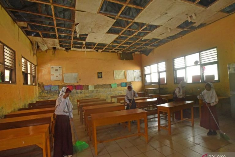 HAPUS PUNGLI DI SEKOLAH..! Nadiem Makarim: Maknai Hardiknas 2023 Dengan Semangat Merdeka Belajar