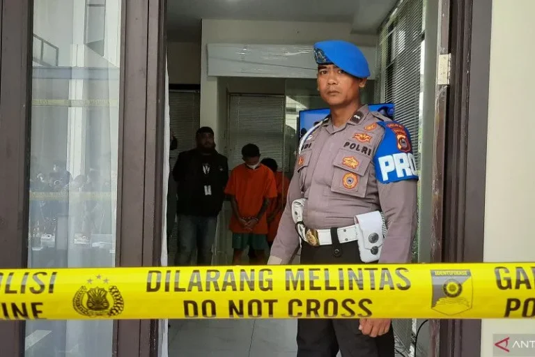 GILA BANGET NIH..! Warga Tidak Curiga Ada Pabrik Ekstasi Di Lingkungan Perumahannya