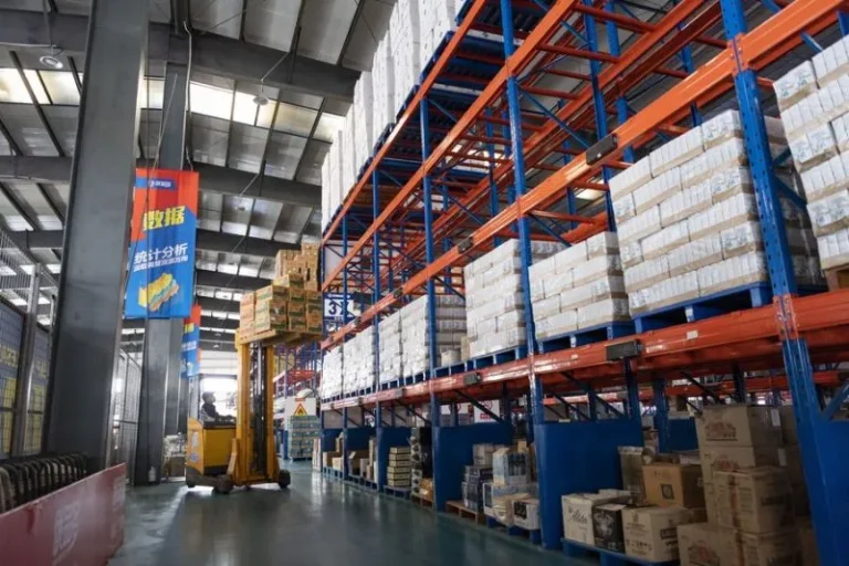 DISINI GAK ADA KABAR..! Belanja Online Dorong Pertumbuhan Industri Pos China
