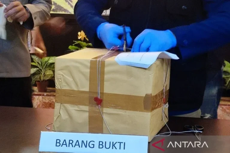 MALU-MALUIN BANGET..! Anggota Polri Jadi Kurir Narkoba Ditangkap Di Pelabuhan Parepare