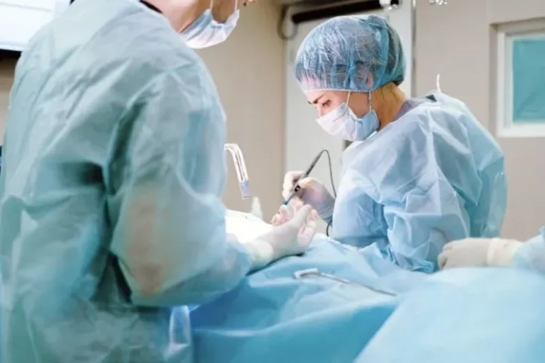 HARUS SIAP DISEBAR KE DAERAH..! Kemenkes Sediakan 2.000 Beasiswa Dokter Spesialis Tahun Ini: Masih Kekurangan 31.481 Dokter