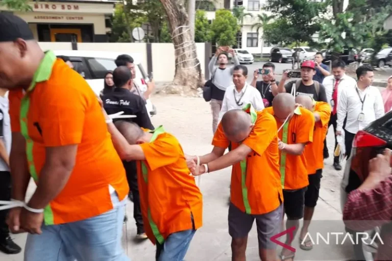 BEJAT BANGET NIH..! Polisi Ringkus Tujuh Terduga Pencabulan Anak Di Gorontalo
