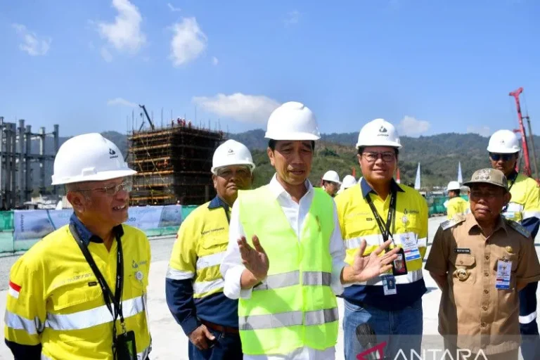 KESEMPATAN MELOMPAT JADI NEGARA MAJU…! Presiden Jokowi Pastikan Pemerintah Lakukan Integrasi Industri