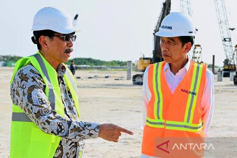 LANJUTKAN PUUUNG..! Luhut Lapor ke Jokowi Ada Investasi Mobil Listrik 1,3 Miliar Dolar AS