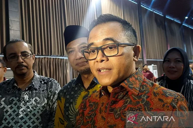 SELALU BERMASALAH NIH..! Menpan RB Minta Pemda Stop Rekrut Tenaga Honorer