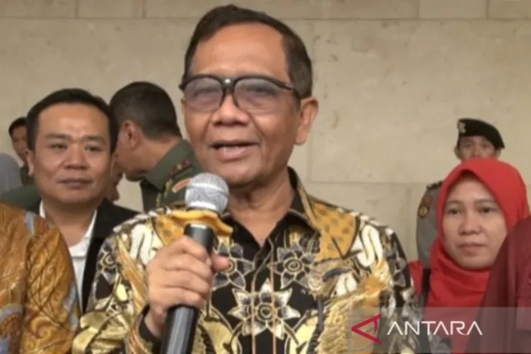 JANGAN GANGGU TRANSFORMASI KESEHATAN..! Menkopolhukam Persilahkan UU Kesehatan Diuji Materi