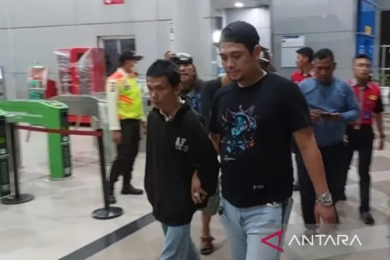 KEBANYAKAN NONTON BOKEP NIH..! Polisi Tangkap Pria Diduga Lakukan Pelecehan Seksual Di Kereta