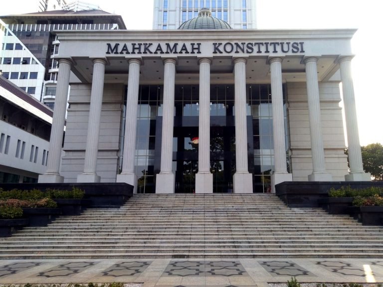 DOBEL JOB DONG..! MK Putuskan Pimpinan KPK Tak Perlu Lepas Jabatan Sebelumnya