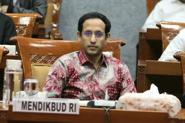 UDAH GRATIS BELOM..? Kuliah S1 Tak Lagi Wajib Skripsi, Mahasiswa Menyambut Gembira