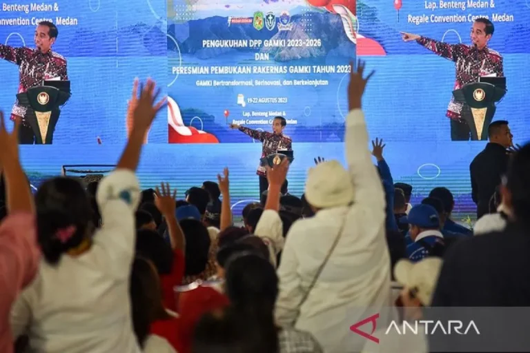 SIAPA YANG BISA NIH..? Jokowi: Rakyat Harus Berani Ingatkan Pemimpin Lanjutkan Hilirisasi