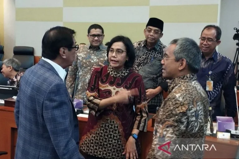 PECUT LAGI MBAK..! Menkeu Targetkan Pendapatan Naik Rp21 Triliun Pada RAPBN 2024
