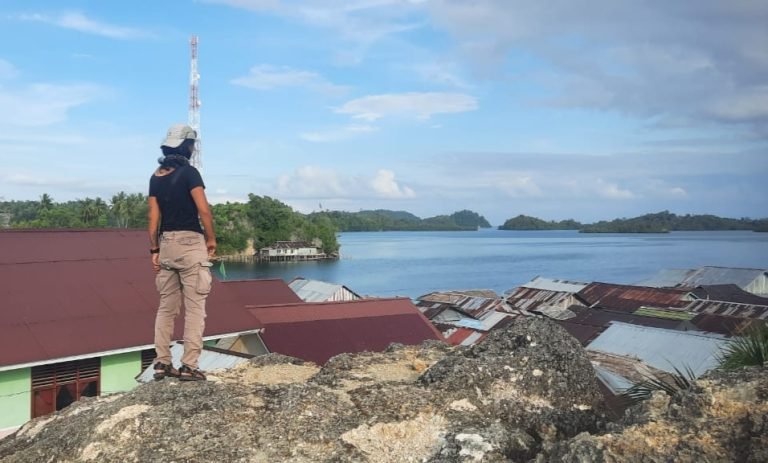 Setelah Taklukkan 21 Negara di Eropa, Gadis Asal Banten ini Menyambangi Kepulauan Walea Hanya Untuk Beli Singkong
