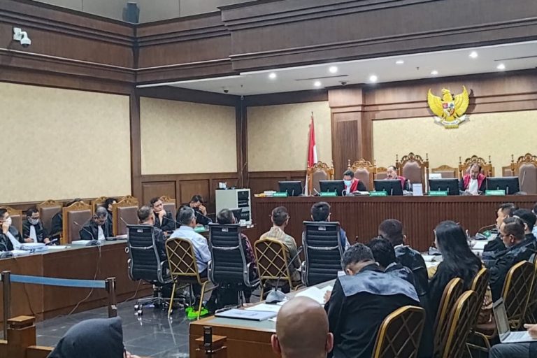 KERANGKENG SEMUANYA..! Saksi Kasus BTS Ungkap Uang Rp70 M untuk Komisi I DPR, Rp40 M ke BPK