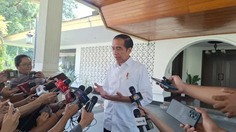 MASIH IMPOR NIH PAK..! Jokowi Sebut Harga Beras Indonesia Masih Lebih Murah dari Brunei Hingga Singapura