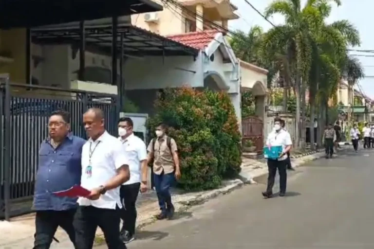 MAKIN SERU NIH..! Dua Rumah Ketua KPK Firli Bahuri Digeledah Polisi