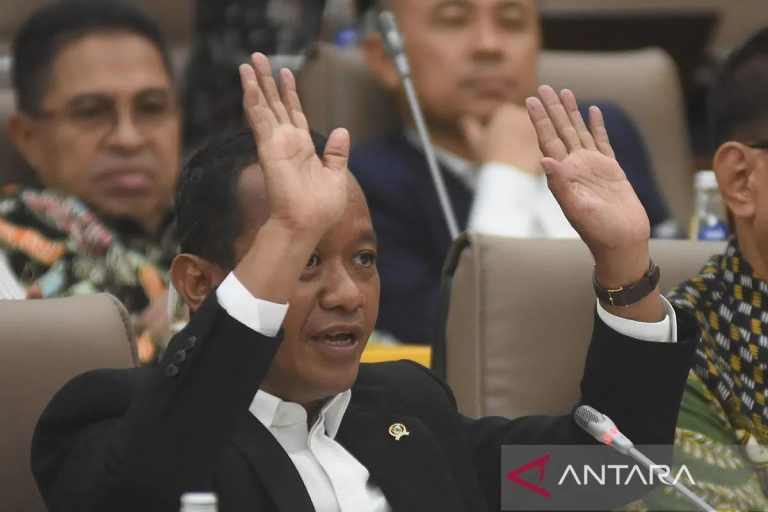 BENERAN NIH..? Menteri Bahlil Bantah ‘Main Uang’ di Proyek Pulau Rempang: Kalau Ada, Saya Berhenti Jadi Menteri!