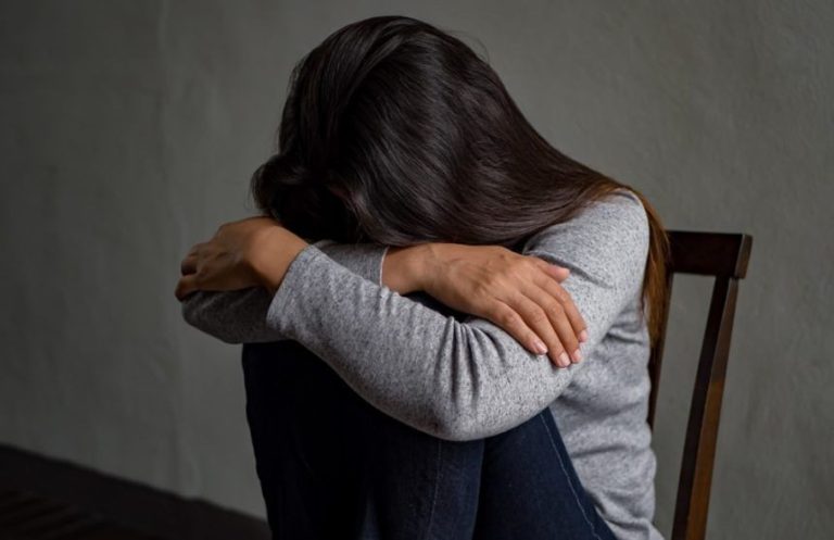 JANGAN ANGGAP SEPELE GAEZ..! Kenali 8 Masalah Kesehatan Mental