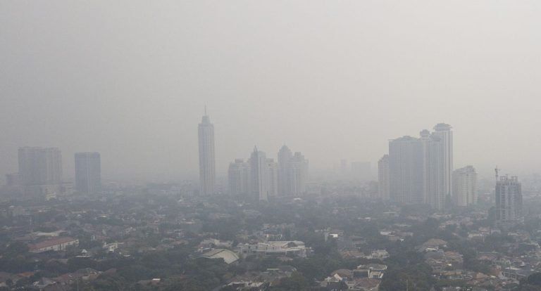 WASPADA GAEZ..! Kualitas Udara DKI Jakarta Kategori Tidak Sehat Pada Jumat Pagi