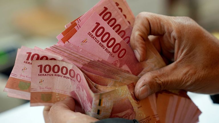 CUKUP GAK NIH..? Daftar UMP 2024 di 31 Provinsi di Indonesia, Naik Gak Lebih Rp 200 Ribu