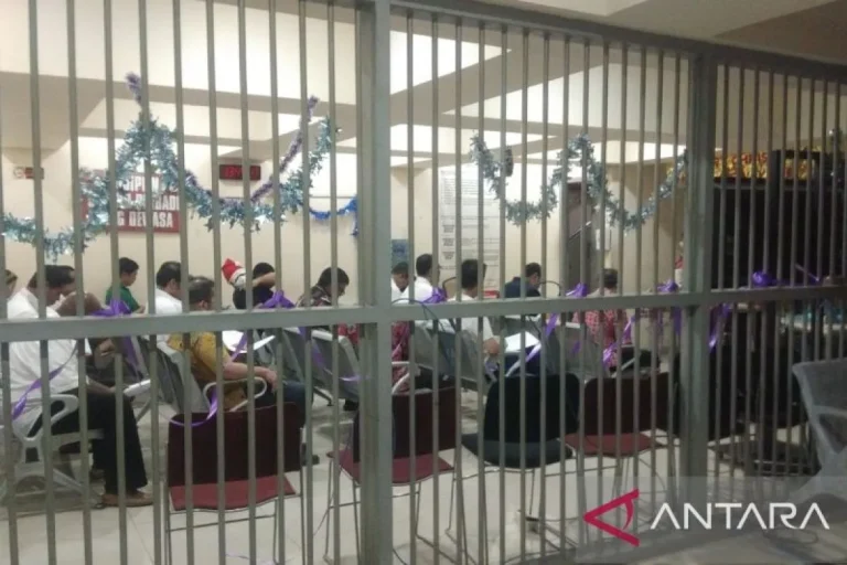 KEREN BANGET..! KPK Fasilitasi Kebaktian Natal Kepada 24 Tahanan Kasus Korupsi
