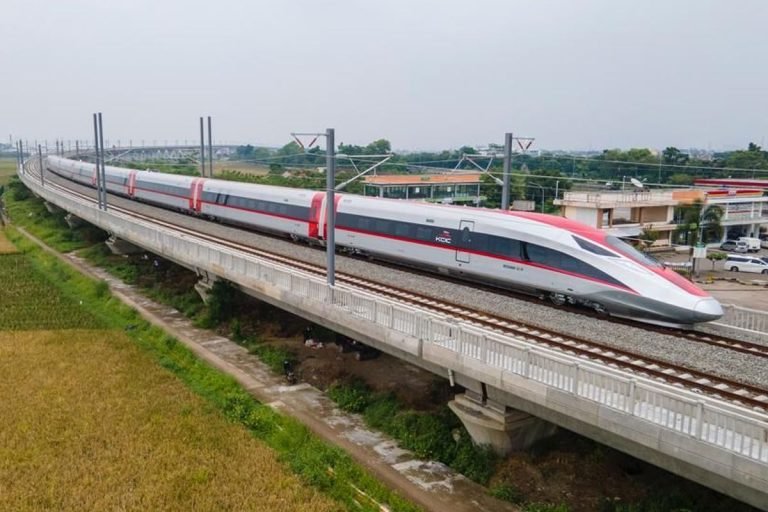 MANTAP GAS POL..! Perpanjangan Kereta Cepat Whoosh Tahap Pertama Sampai Yogyakarta
