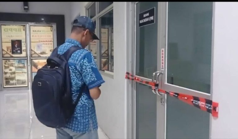 BUPATINYA GIMANA…? KPK Tangkap 10 Orang Dalam OTT di Sidoarjo Ruangan Kantor BPPD Disegel