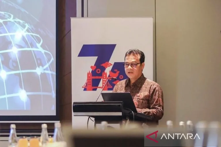 INDONESIA BISA GAK..? Wamen Nezar Patria Sampaikan Strategi Atasi Kekacauan Informasi