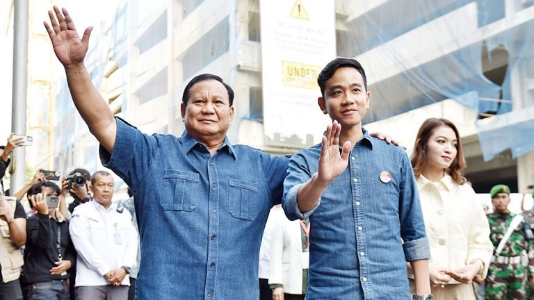 PRABOWO-GIBRAN MENANG TELAK NIH..! MK Resmi Tolak Permohonan Sengketa Pilpres dari Pasangan 01 dan Pasangan 03
