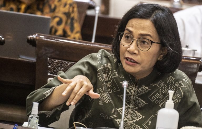 PANTESAN GAGAL MENCERDASKAN BANGSA NIH..! Masyarakat Tuntut Kuliah Gratis, Menkeu Sri Mulyani: Di dunia Nggak Ada Yang Gratis!
