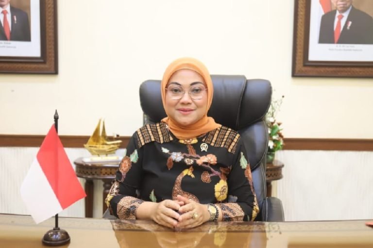 BAYAR LEMBUR HARI LIBUR  AJA..! Pengusaha Minta Libur-Cuti Bersama Dihapus, Menaker Sebut Itu Tidak Wajib