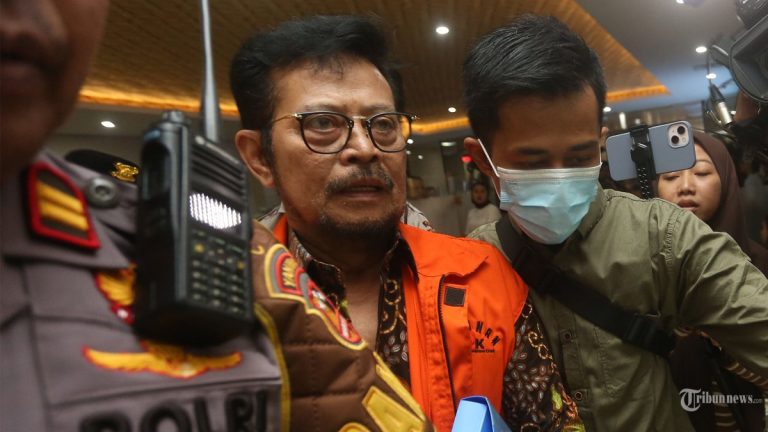 TERLALU, UANG NEGARA DIBUAT FOYA-FOYA..! Eks Mentan SYL Beli Keris Emas Seharga Rp 105 Juta, Pembayarannya Ditagihkan Ke Kementan