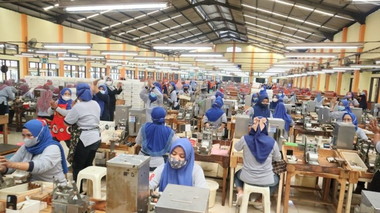 GAJIMU BERAPA COY..? Gaji Pekerja Dipotong Iuran Tapera 3%, Gaji Komisioner BP Tapera Capai Rp 43,3 Juta per Bulan
