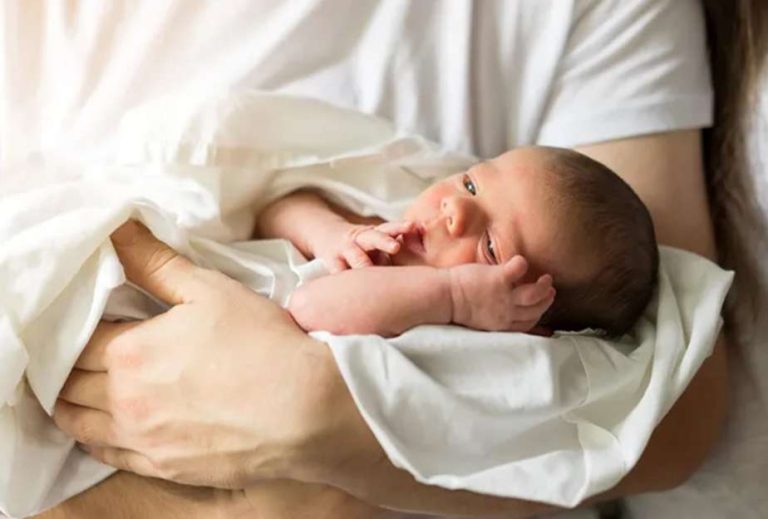 JAGA KESEHATAN ANAK..! Pemerintah Hapus Sunat Perempuan dalam PP Kesehatan