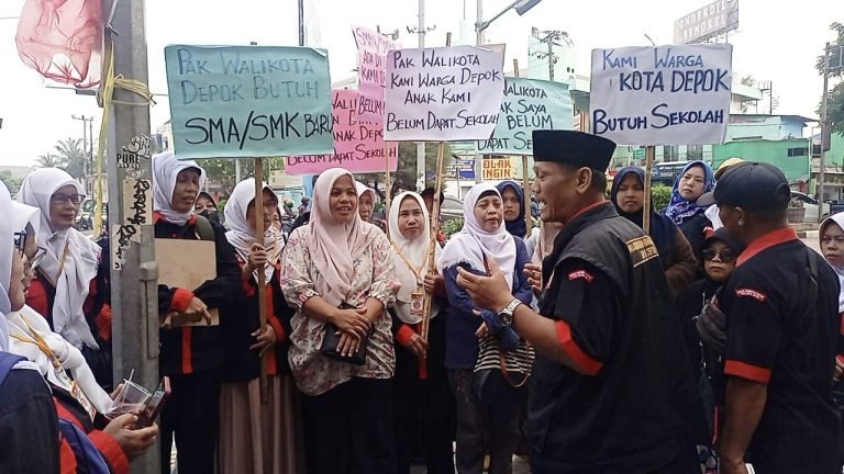 NEGARA JANGAN LEPAS TANGGUNG JAWAB DONG..! Hakim MK: Pemerintah Wajib Gratiskan Sekolah SD-SMP Negeri atau Swasta