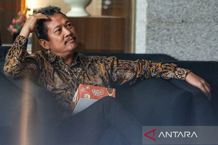 BENER GAK NIH..? Diperiksa KPK 2 Jam, Menteri KKP Trenggono Bantah Terima Duit Korupsi