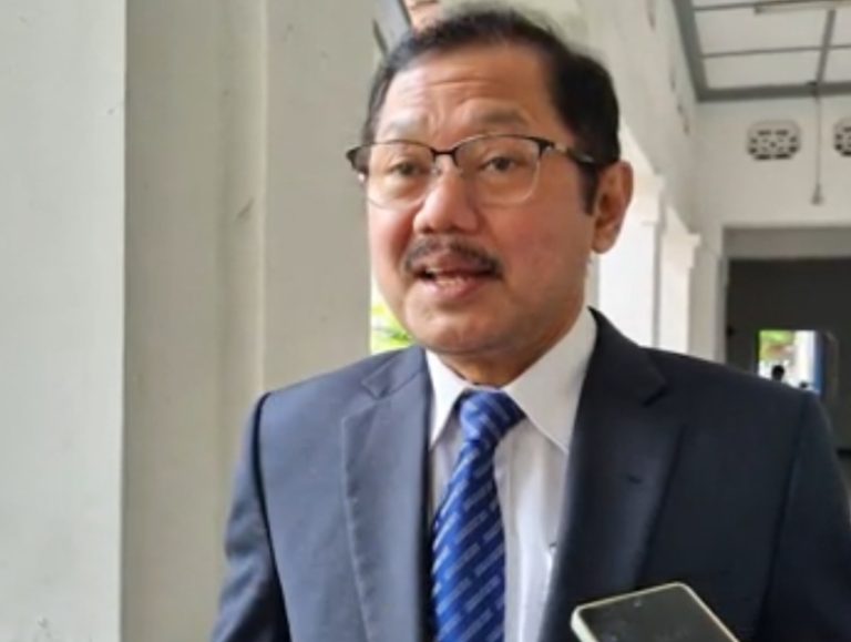 KAMPUS KOQ ANTI DEMOKRASI..! Kemenkes Tegaskan Tak Terkait Pencopotan Dekan FK Unair yang Tolak Dokter Asing