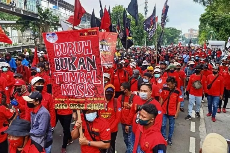 SIAP-SIAP NIH GAEZ.! Pastikan Hak-Hak Pekerja Korban PHK Sesuai UU Cipta Kerja