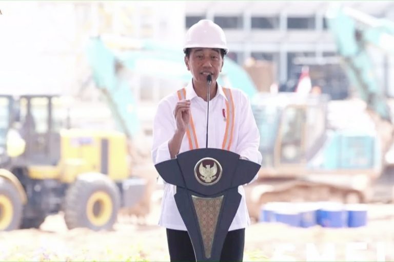 JADI NEGARA MAJU..! Jokowi Resmikan SGAR di Mempawah Kurangi Impor Aluminium: Negara Maju Kecanduan Bahan Mentah Kita