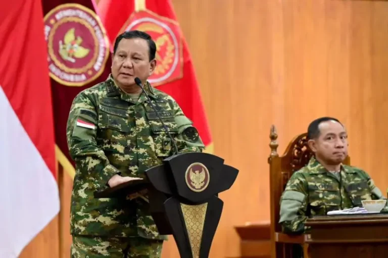 JANGAN SAMPAI TELAT..! Prabowo Perintahkan 4 Menteri Selamatkan Karyawan Sritex dari PHK